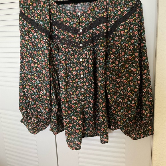 New old navy floral blouse woman’s - Picture 14 of 14